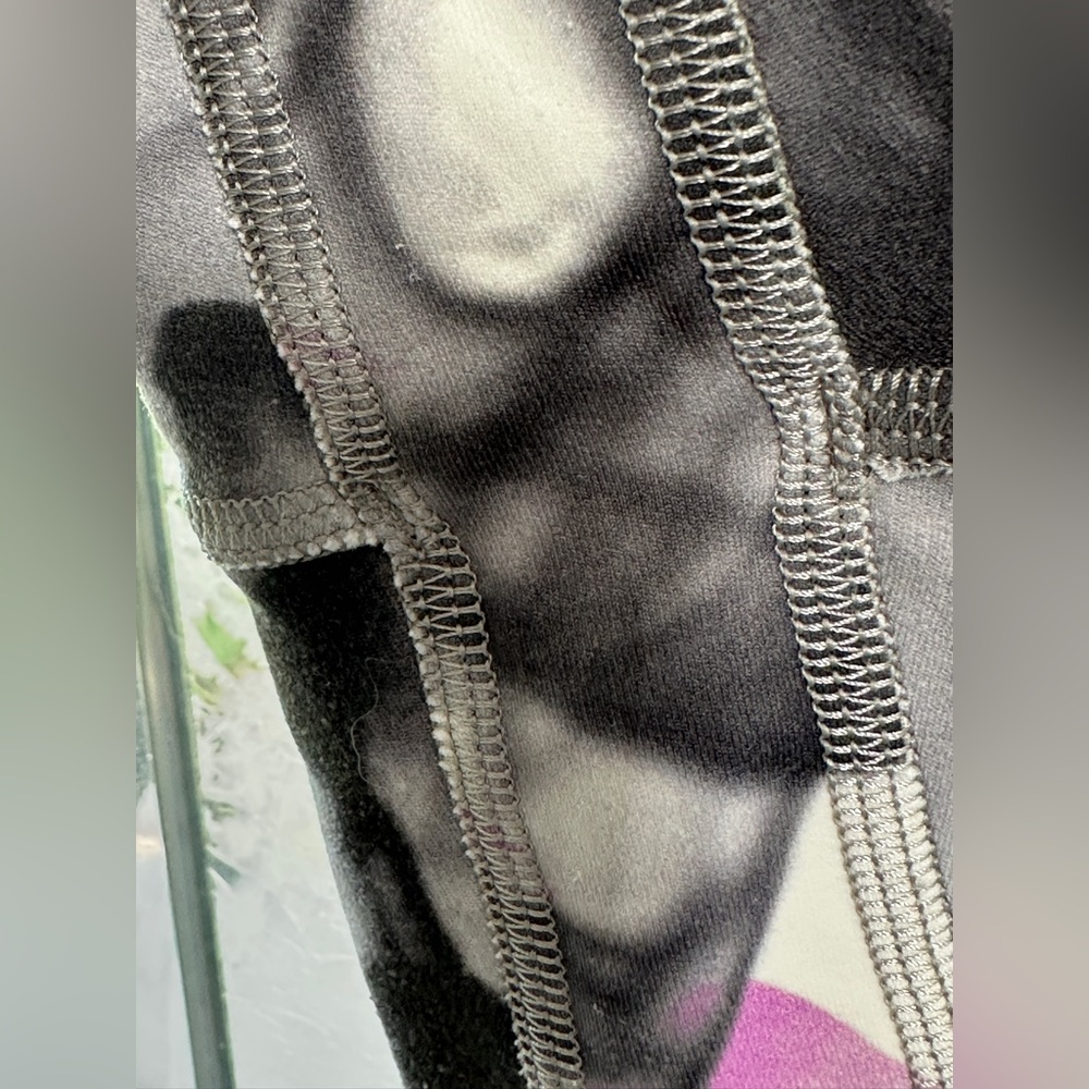 Lululemon Throwback Print Double Lined Align High… - image 3